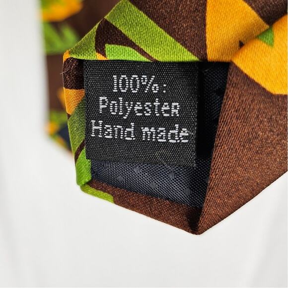 MACY'S x BARRY ZITO NECK TIE – 4" BROWN WITH GREEN AND YELLOW ZIG ZAG DESIGN - Picture 7 of 8